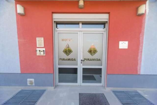 Отель Hotel Piramida Подгорица-7